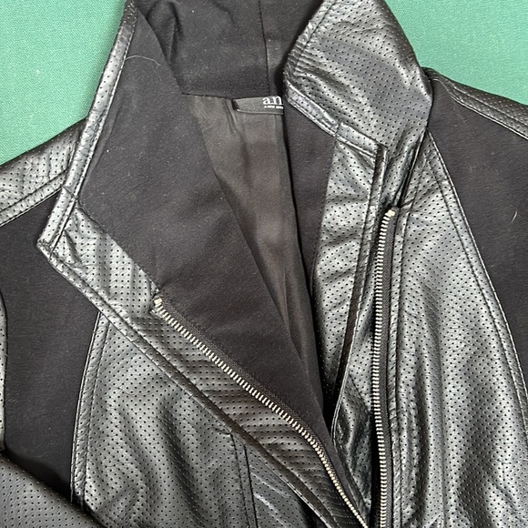 Black leather jacket - Picture 2 of 4